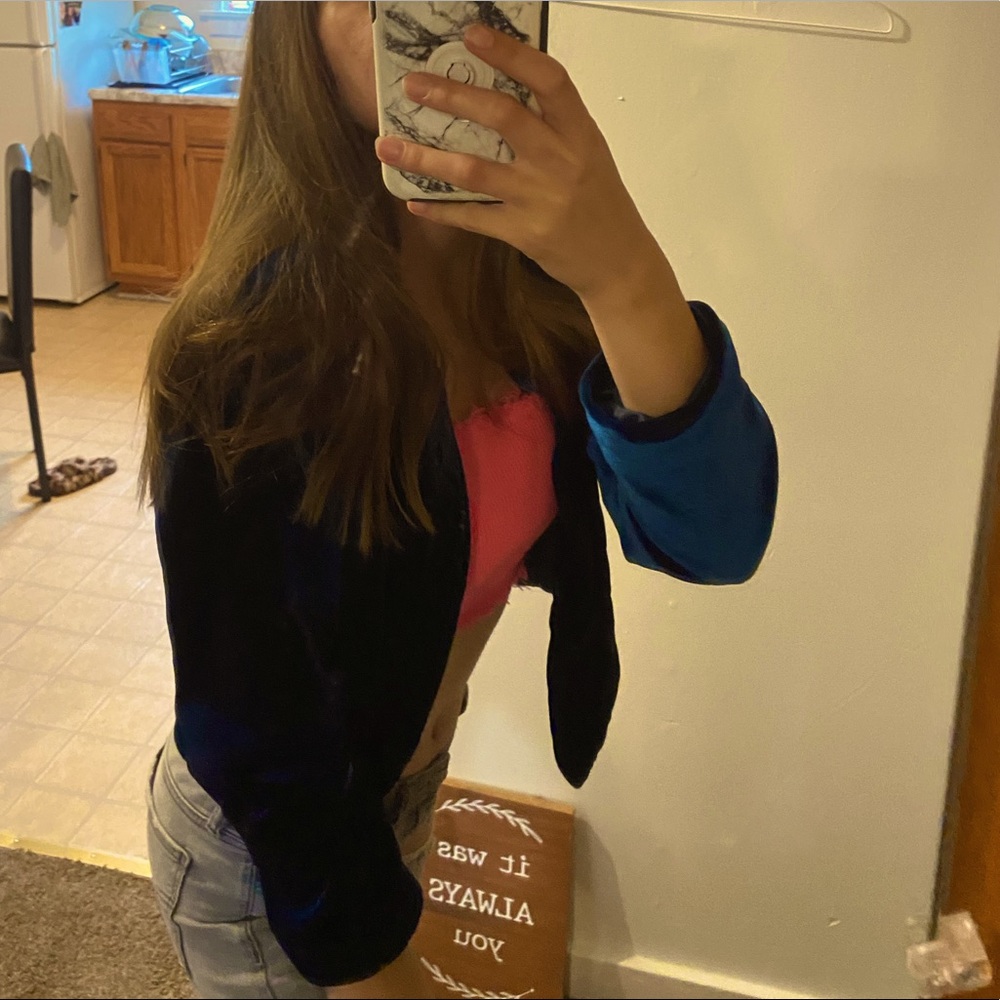 Cropped Blazer - Picture 4 of 11